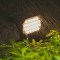 Lampa solarna wbijana Quadra reflektor LED ogrodowy B-Line 1 szt.